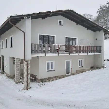Chalet Jestrebi
